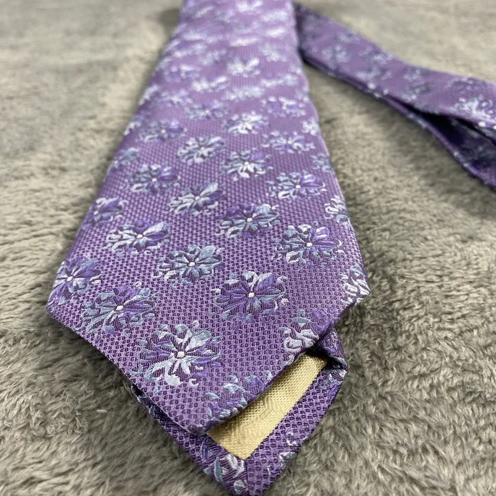 Tommy Bahama Tie Men OS Purple Floral Jacquard 100% Silk Made in Italy Hand Sewn